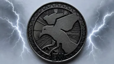 Een donkergrijze medaille met in het midden een landende adelaar, eronder staan de letters ‘EW’. Naast de medaille aan weerszijden een grijze lucht met bliksemflitsen.