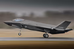 Een Nederlands F-35-gevechtsvliegtuig dat opstijgt.