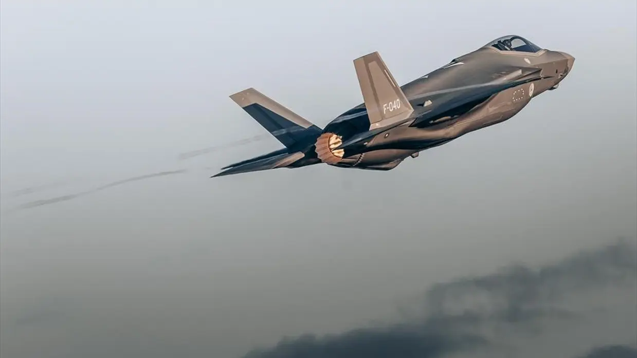  Een wegvliegende F-35.