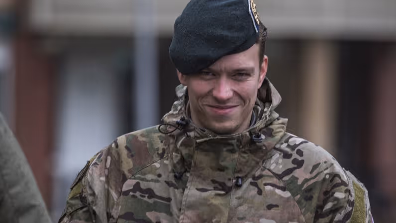 Een portretfoto van korporaal-1 Gerco.