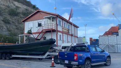 Het gedateerde marine steunpunt Pointe Blanche op Sint-Maarten.