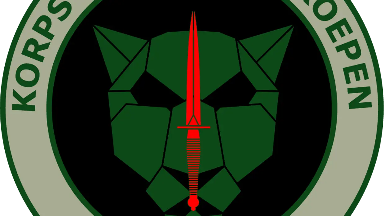 Het ronde embleem van de nieuwe 403 ResCie. In het midden de rode dolk die het KCT kenmerkt, bovenaan de tekst ‘Korps Commandotroepen’ en onderaan ‘403 ResCie’.