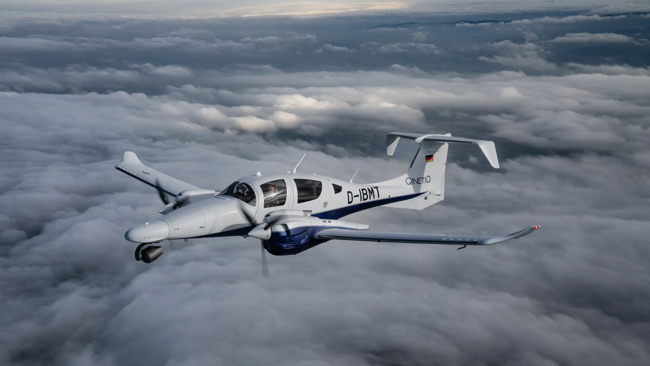 Diamond DA62 MPP patrouillevliegtuig in de lucht 