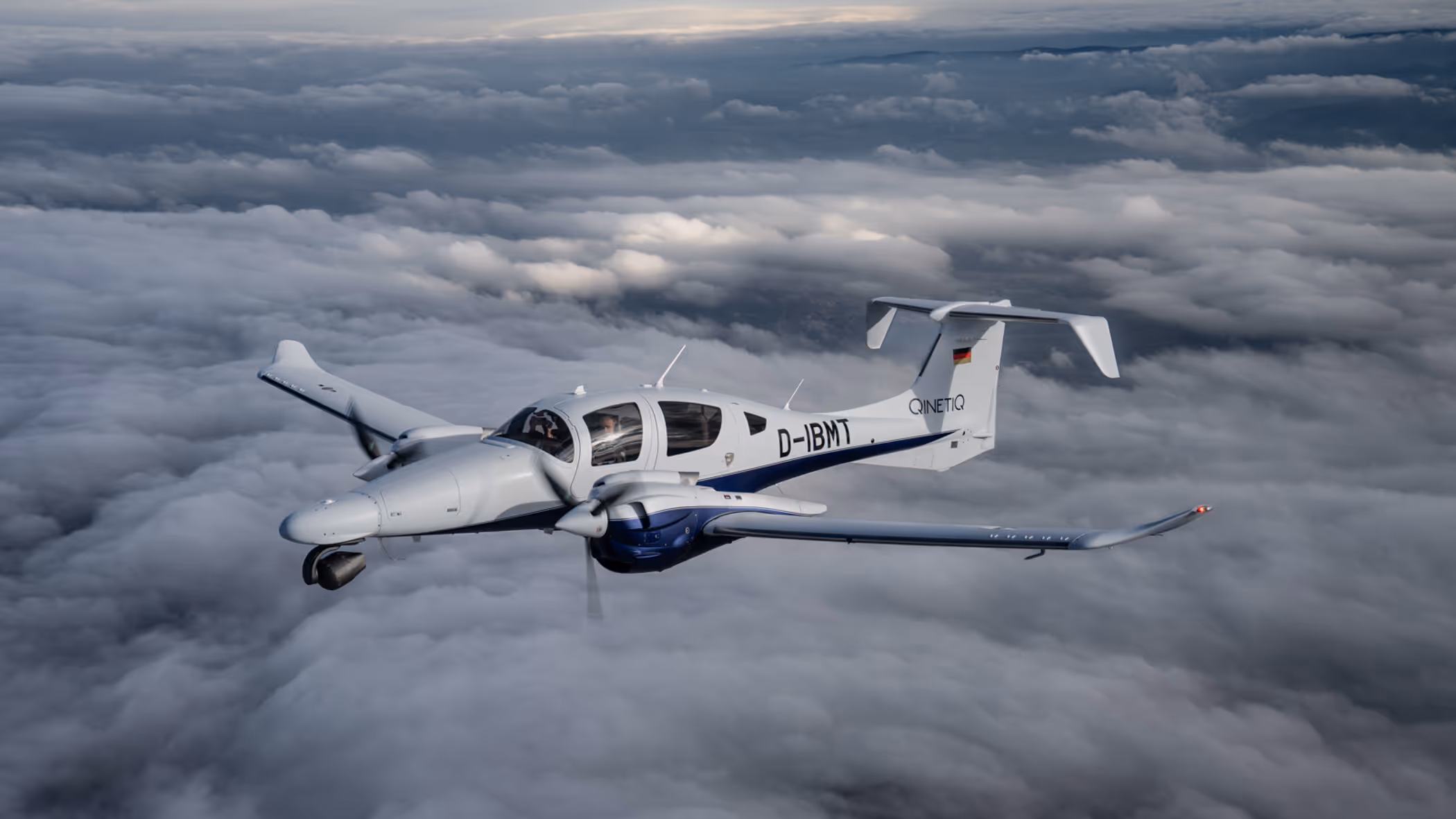 Diamond DA62 MPP patrouillevliegtuig in de lucht 