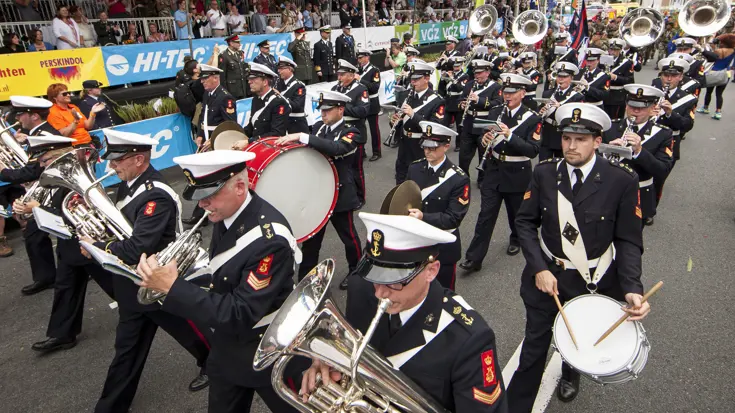 Marinierskapel bij de intocht Nijmeegse Vierdaagse