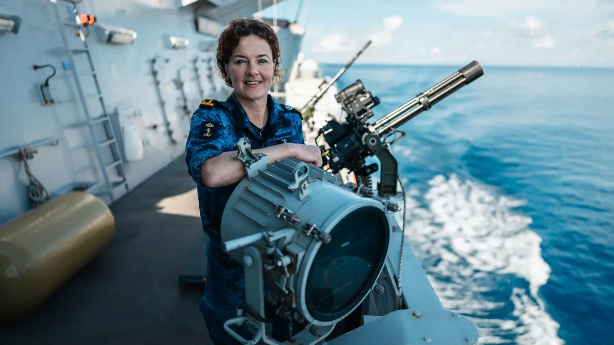 Adjudant ODVB Brenda Meester, de chef der equipage van de De Ruyter.