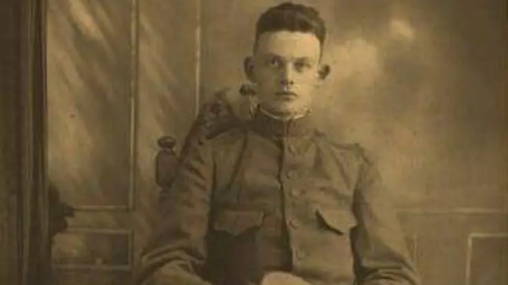 Portret van soldaat Klink in uniform.