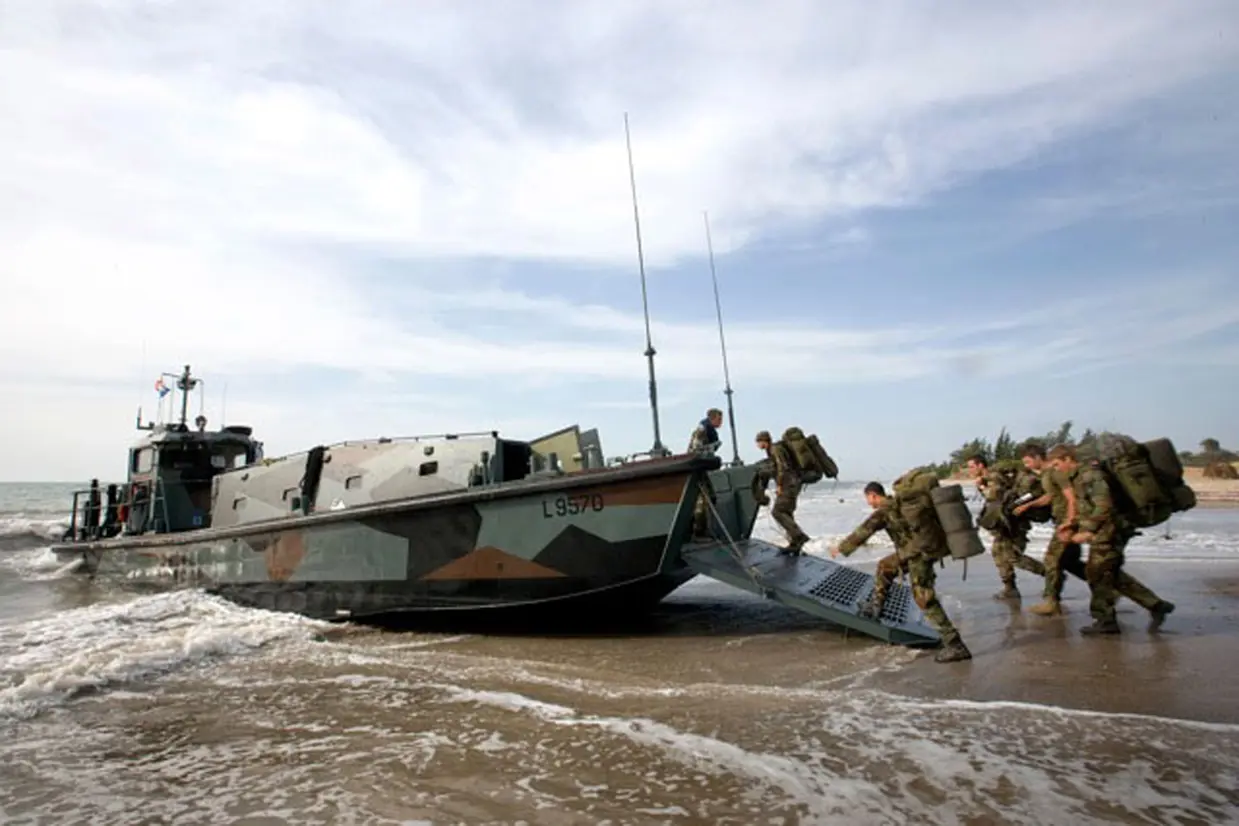 Landing Craft Vehicle Personnel (LCVP), type MkV(c).