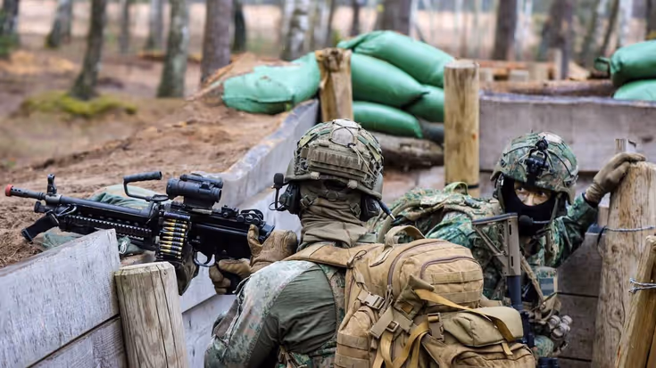 Militair in een loopgraaf.