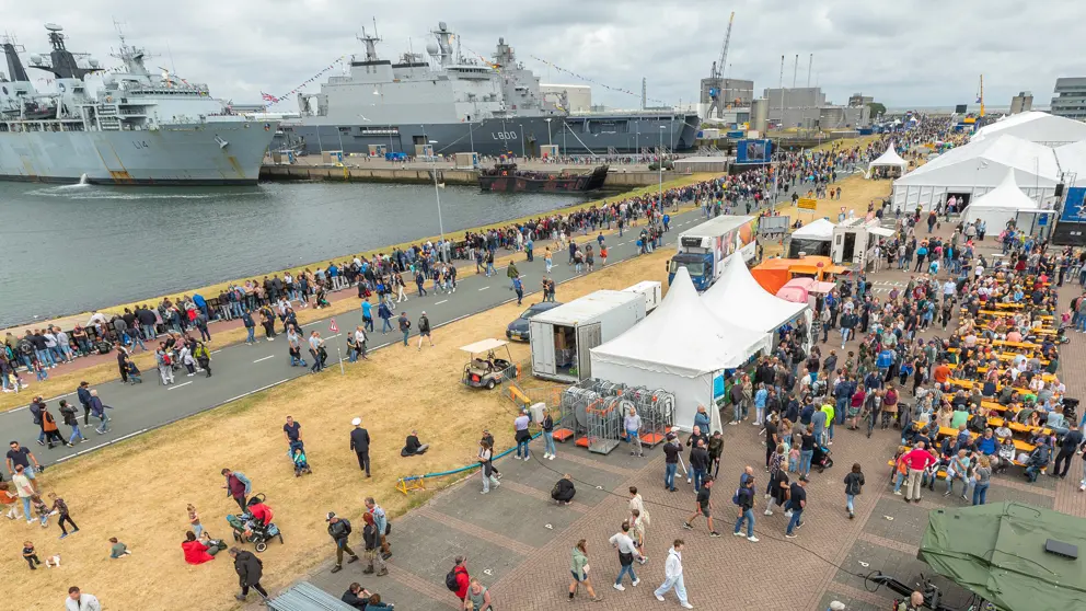 Luchtfoto van een eerdere Marinedag.
