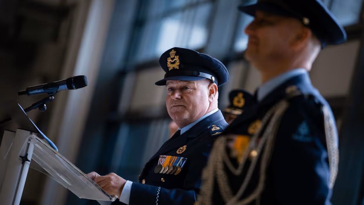 Foto’s van de functieoverdracht Luchtmachtadjudanten op 11 februari bij het Air Support Command op Vliegbasis Woensdrecht. 