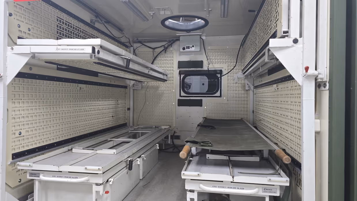 Het interieur van een geüpdate koffer.    