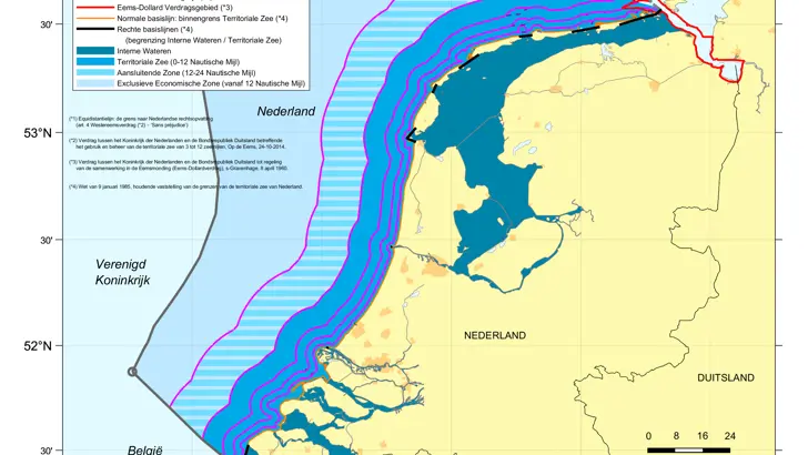 Kaart: gewijzigde zonegrenzen langs de hele Nederlandse kust door gewijzigd dieptebeeld op verschillende zeekaarten. De inhoud van de kaart is te gebruiken door zeevarenden.