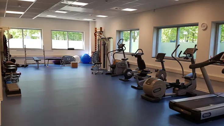 Oefenzaal fysiotherapie.