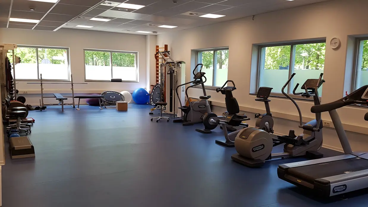 Oefenzaal fysiotherapie.