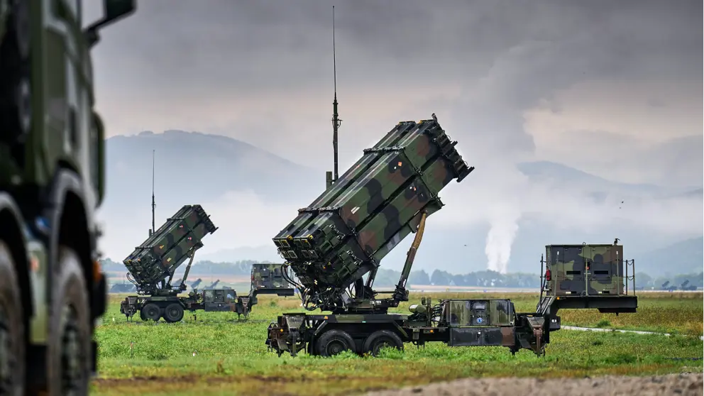 Luchtverdedigingssystemen in het veld.