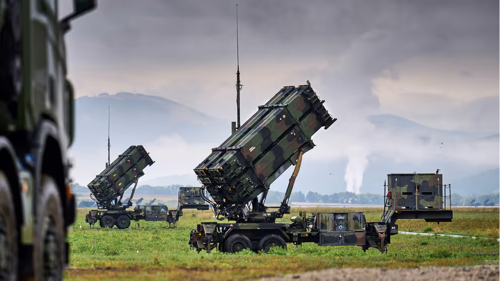Luchtverdedigingssystemen in het veld.
