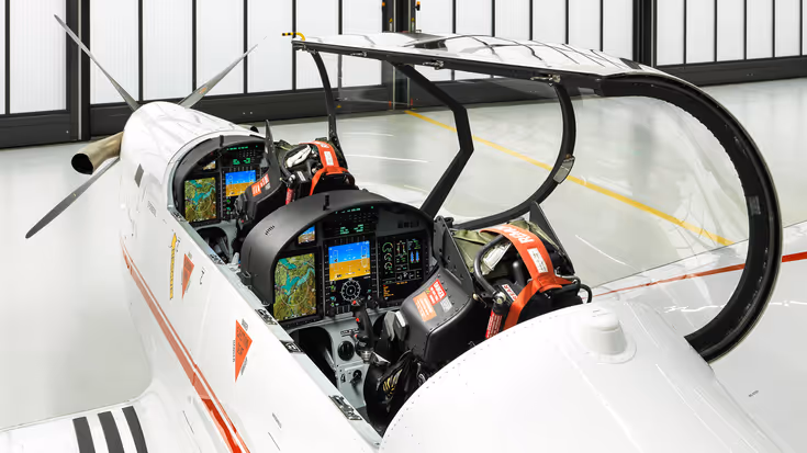 Blik in de cockpit van het demonstratietoestel van de PC-7 MKX.