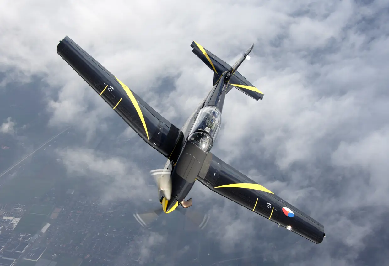 Pilatus PC-7 Turbo Trainers in de lucht.