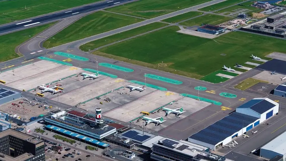 Luchtfoto Rotterdam The Hague Airport.