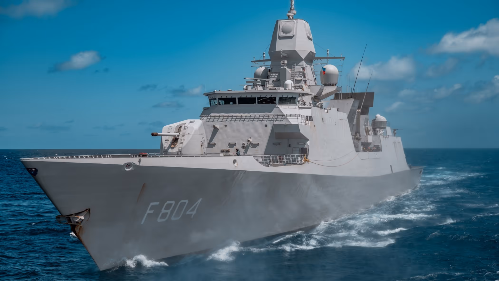 Zr.Ms. De Ruyter op volle zee.