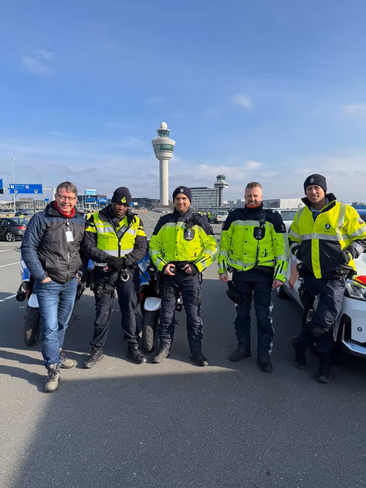 Groepsfoto van marechaussees die deelnamen aan de opleiding ‘Effectief Handhaven in het Verkeer en Controle van voertuigen’