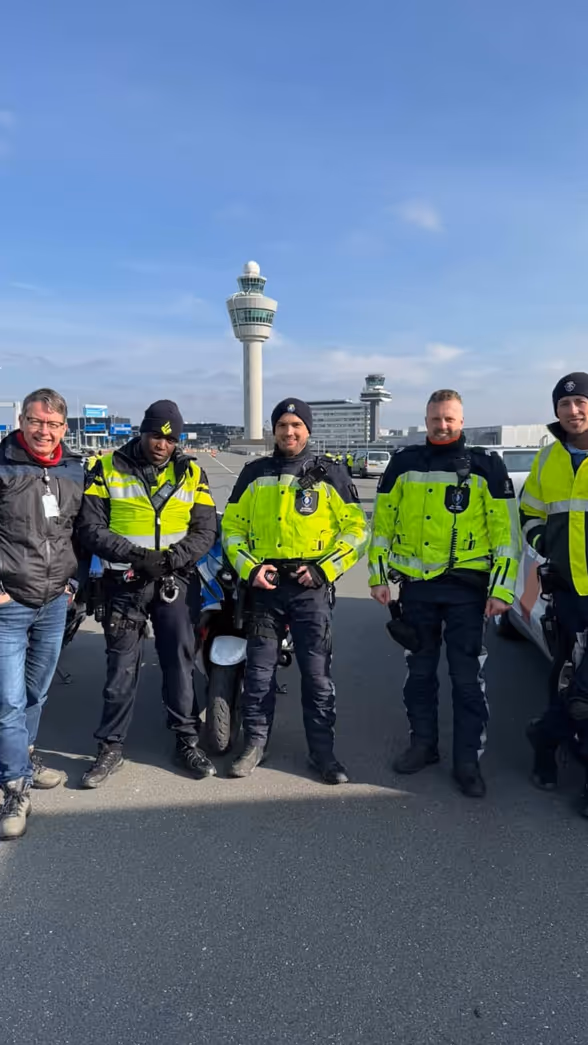 Groepsfoto van marechaussees die deelnamen aan de opleiding ‘Effectief Handhaven in het Verkeer en Controle van voertuigen’