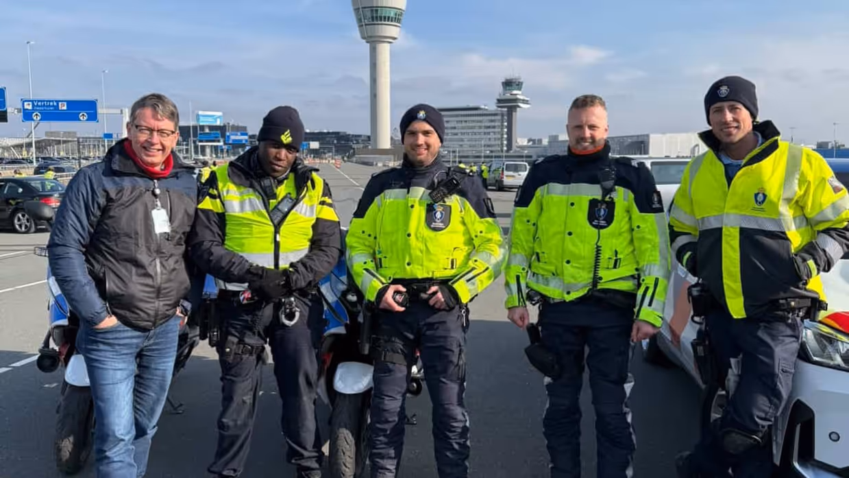 Groepsfoto van marechaussees die deelnamen aan de opleiding ‘Effectief Handhaven in het Verkeer en Controle van voertuigen’