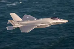 Een archieffoto van een F-35 in volle vlucht