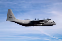 C-130 Hercules-transportvliegtuig in de lucht.