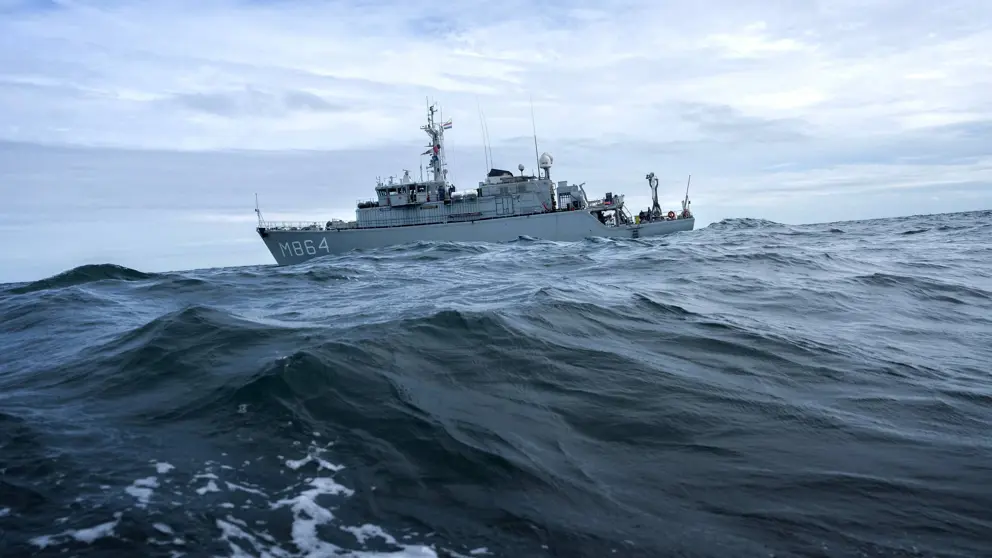 Zr.Ms. Willemstad op volle zee